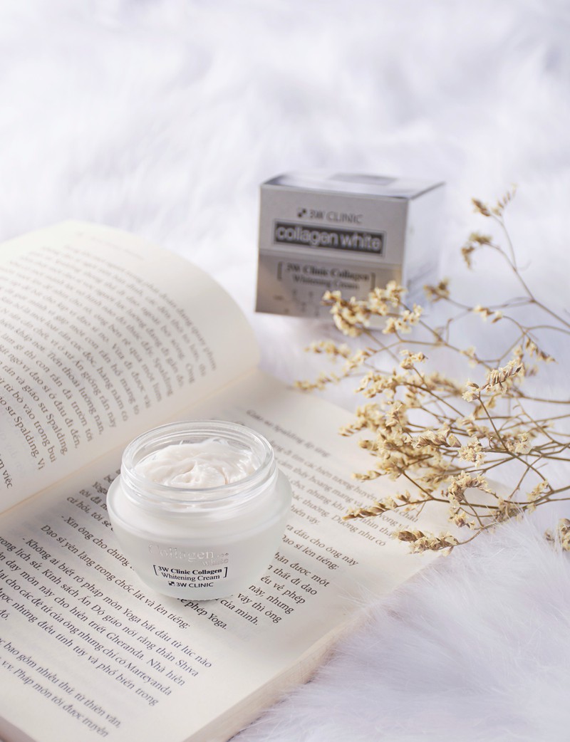Kem Dưỡng Trắng Sáng Da 3W Clinic Collagen cung cấp dưỡng chất, giúp da mềm mại và mịn màng. Ngoài ra, còn có các thành phần làm trắng và xóa mờ vết thâm hữu hiệu, mang lại cho bạn làn da tươi trẻ và đều màu.