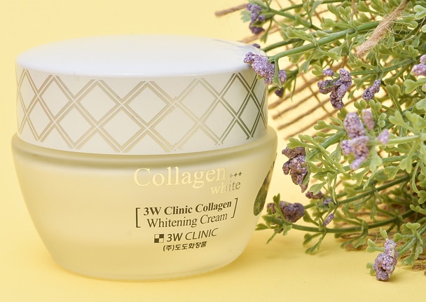 Kem Dưỡng Trắng Sáng Da 3W Clinic Collagen cung cấp dưỡng chất, giúp da mềm mại và mịn màng. Ngoài ra, còn có các thành phần làm trắng và xóa mờ vết thâm hữu hiệu, mang lại cho bạn làn da tươi trẻ và đều màu.